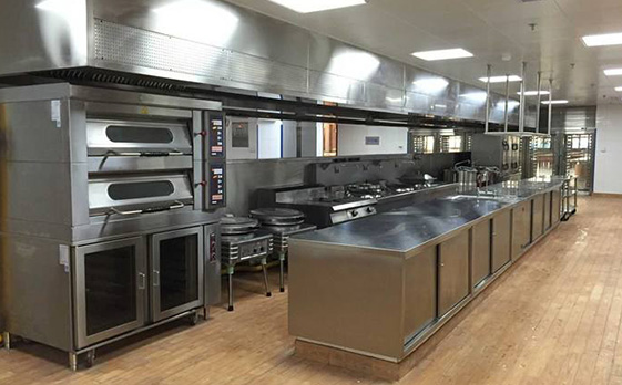 使用商用廚房設(shè)備時(shí)應(yīng)采取哪些安全預(yù)防措施？